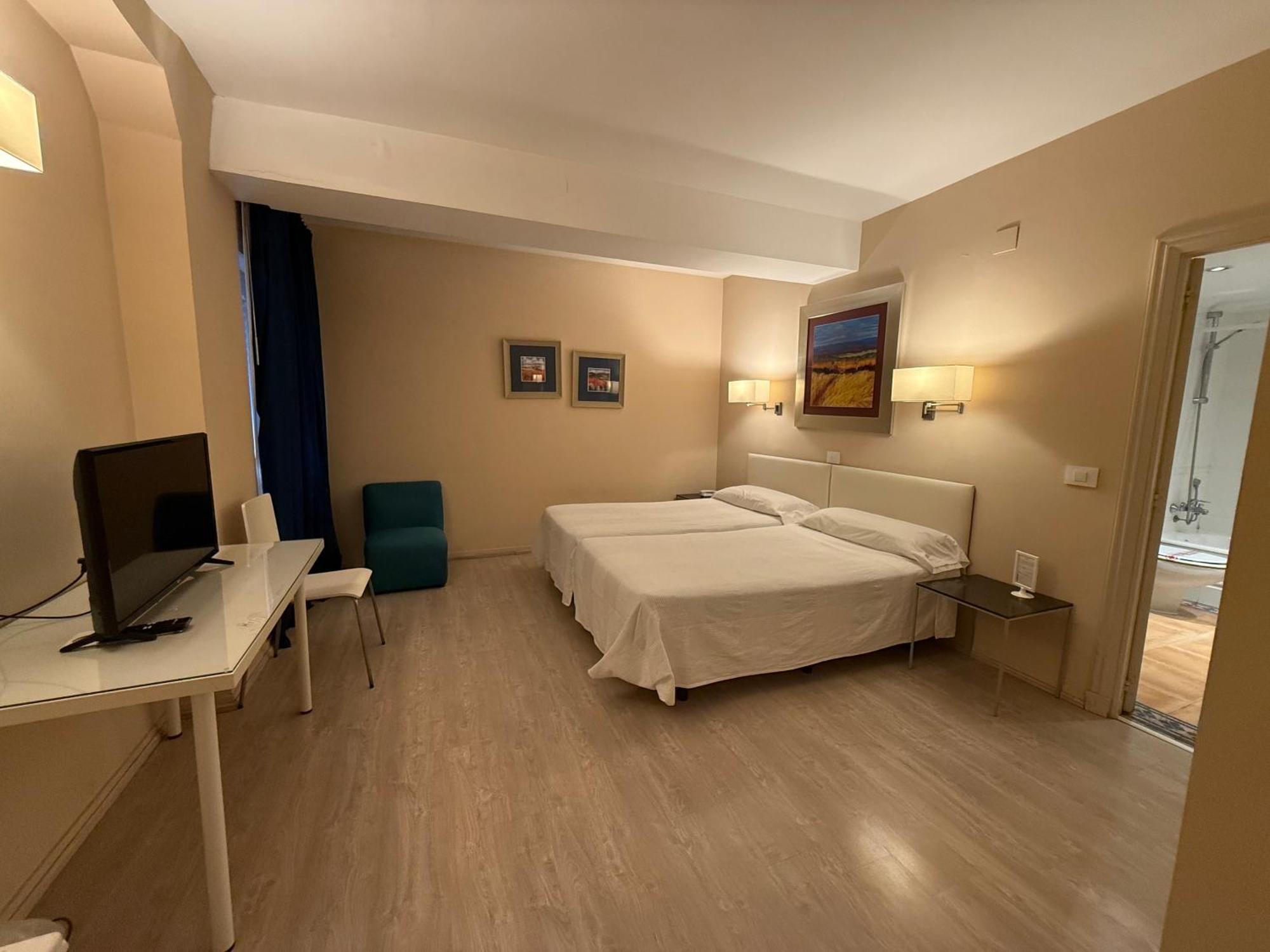 Hotel Virrey Арнедо Екстериор снимка
