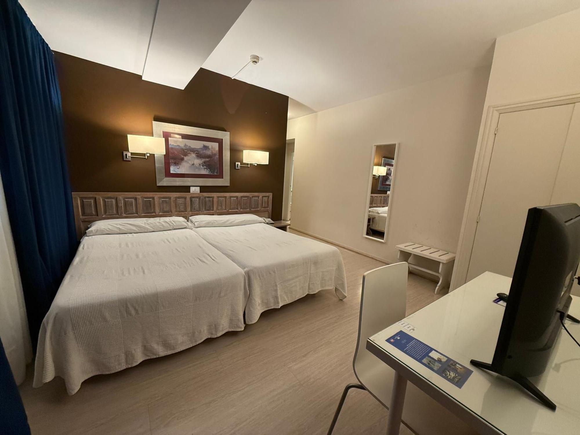 Hotel Virrey Арнедо Екстериор снимка