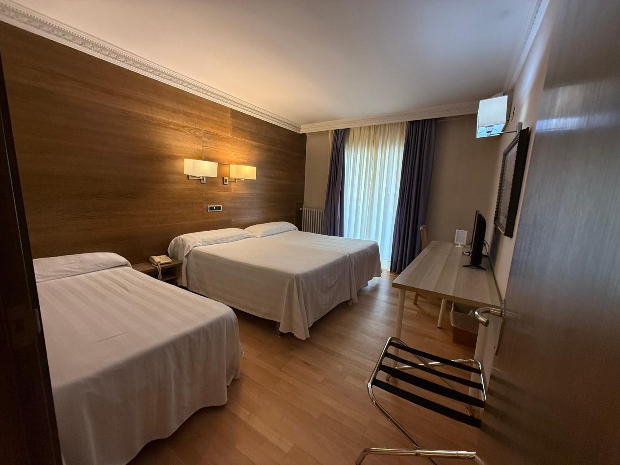 Hotel Virrey Арнедо Екстериор снимка