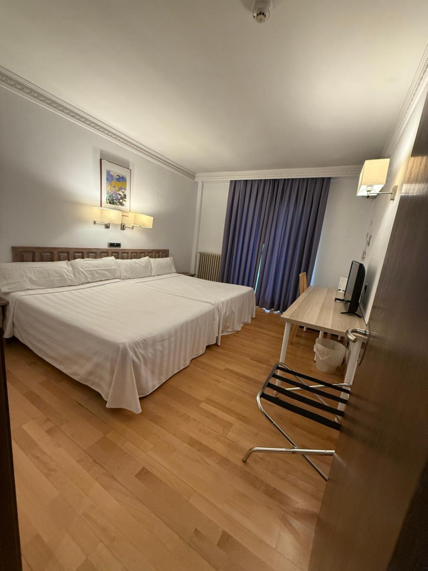 Hotel Virrey Арнедо Екстериор снимка