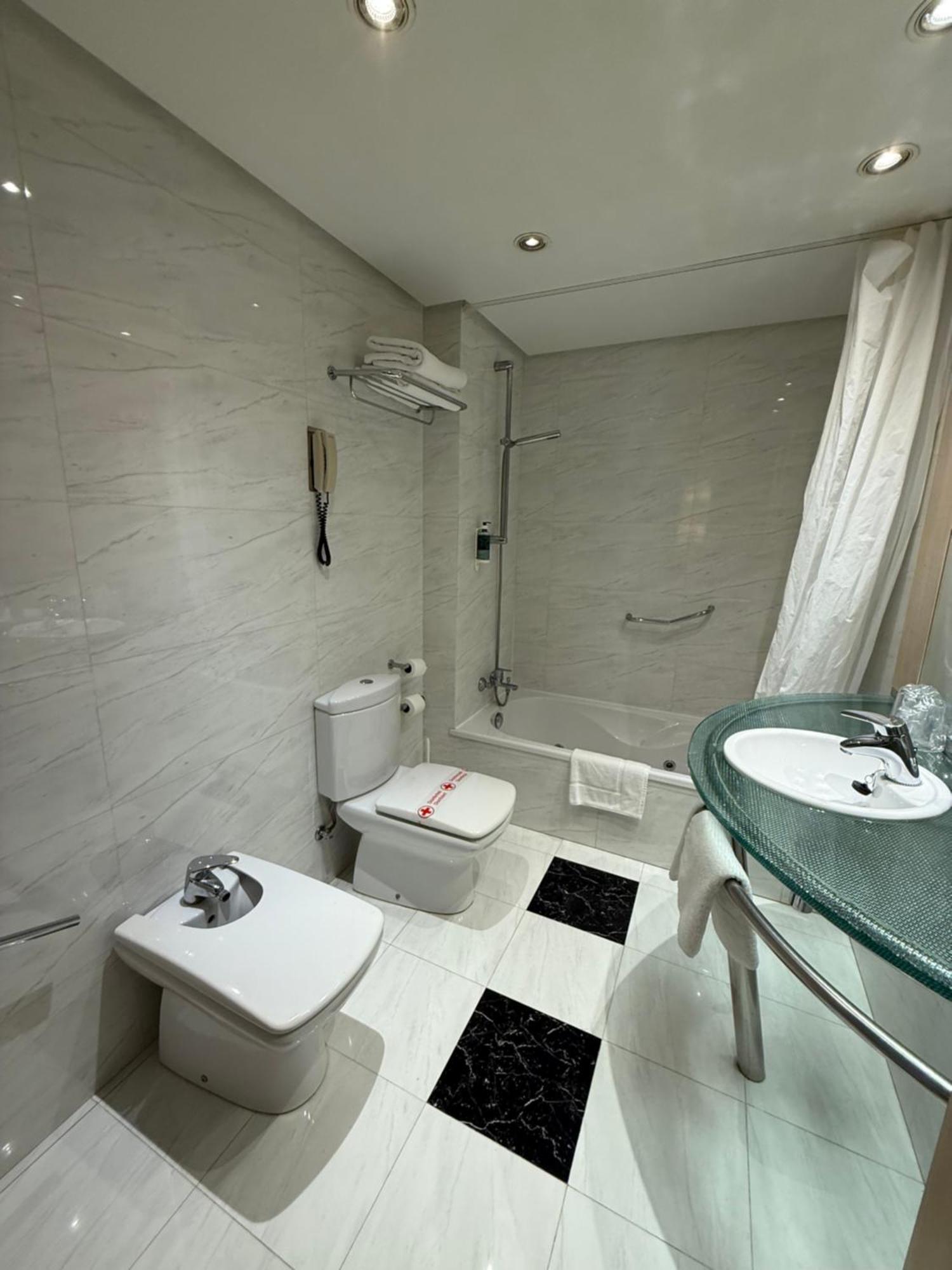 Hotel Virrey Арнедо Екстериор снимка