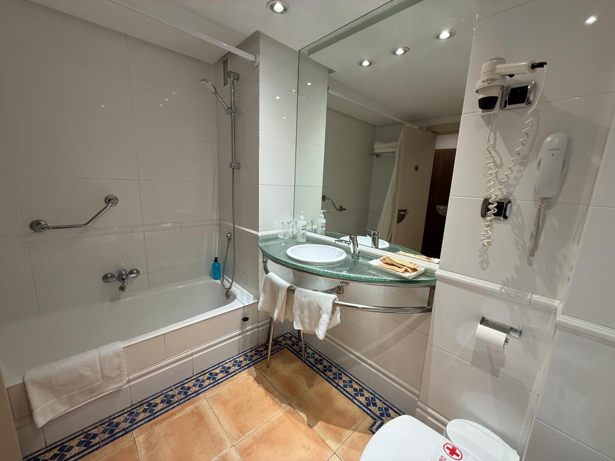Hotel Virrey Арнедо Екстериор снимка