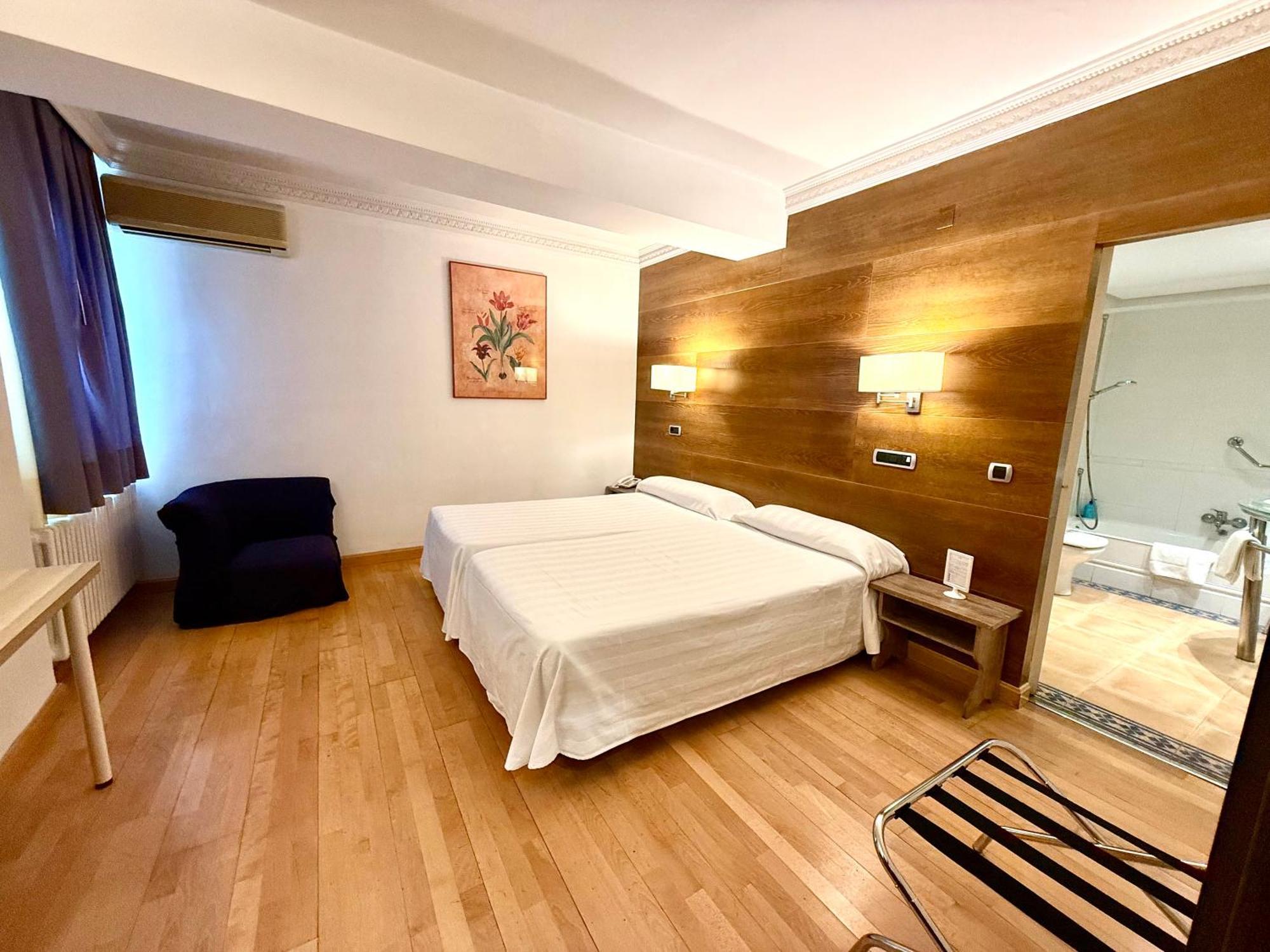 Hotel Virrey Арнедо Екстериор снимка